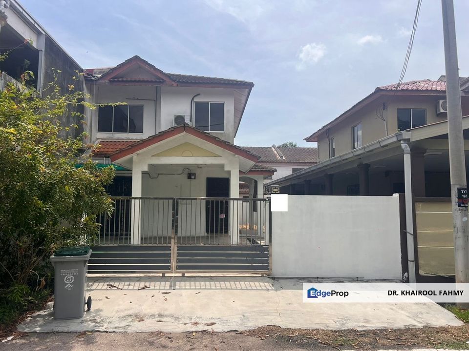 Taman Yayasan Buloh Kasap Segamat Double Storey Terrace With Land, Johor, Segamat