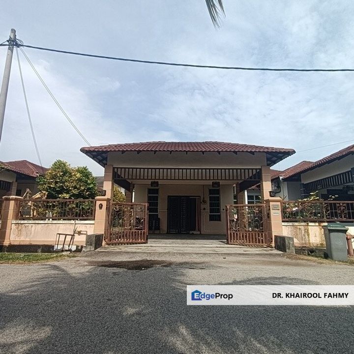 Taman Cempaka Selatan Muar Single Storey Semi D, Johor, Muar