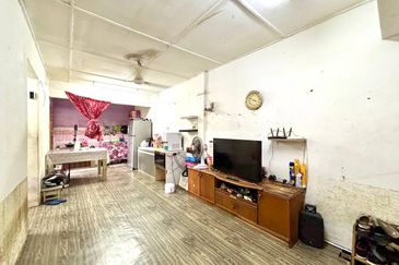 Flat Plentong Utama Masai (Flat Daisi)