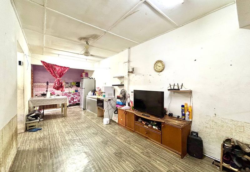 Flat Plentong Utama Masai (Flat Daisi)