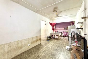 Flat Plentong Utama Masai (Flat Daisi)