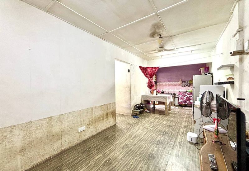 Flat Plentong Utama Masai (Flat Daisi)