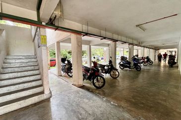 Flat Plentong Utama Masai (Flat Daisi)