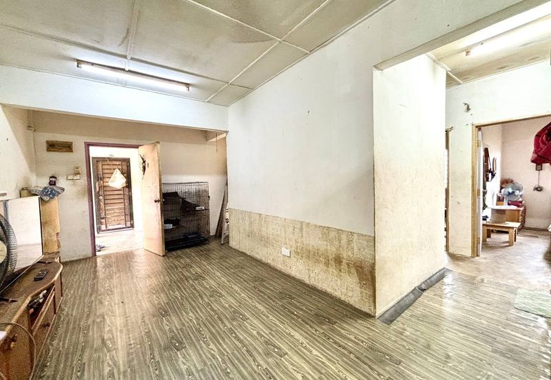 Flat Plentong Utama Masai (Flat Daisi)