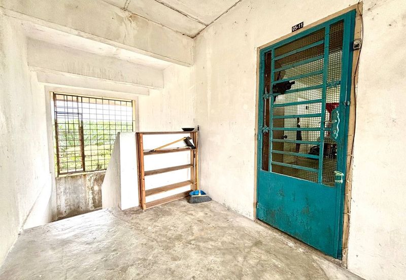 Flat Plentong Utama Masai (Flat Daisi)