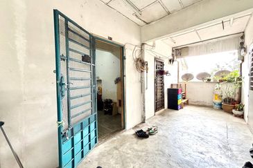 Flat Plentong Utama Masai (Flat Daisi)