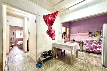 Flat Plentong Utama Masai (Flat Daisi)