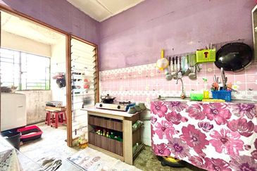 Flat Plentong Utama Masai (Flat Daisi)