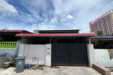 Taman Nesa Skudai Renovated Single Storey Terrace