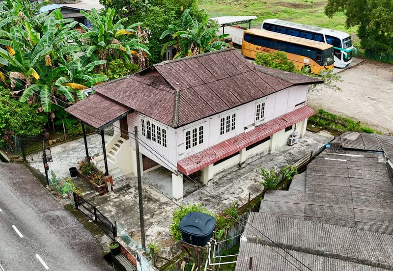 Stulang Laut / Darat