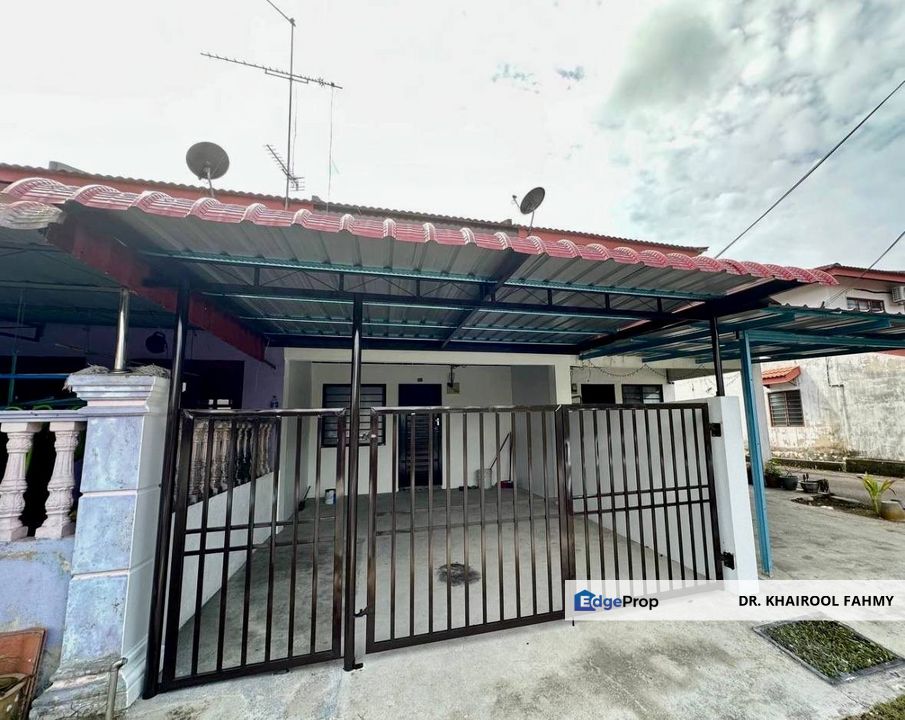 Taman Renggam Jaya Double Storey Terrace Simpang Renggam, Johor, Rengam