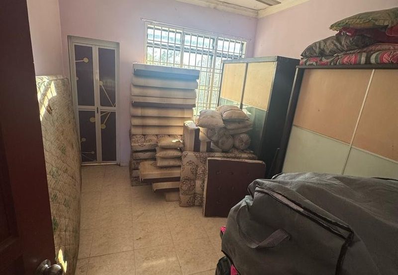 Taman Pasir Emas, Bukit Pasir