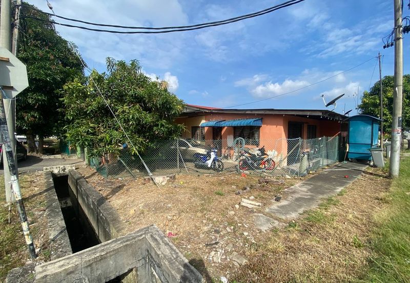 Kampung Kenangan Tun Dr Ismail