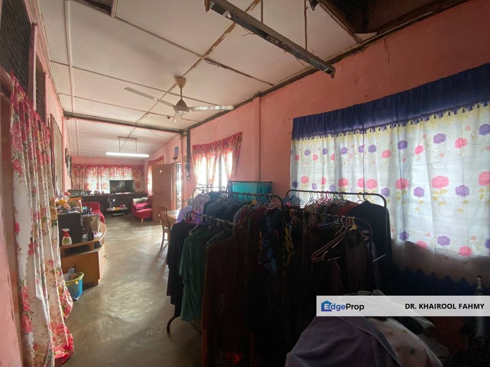 Muar Corner Lot Kampung Kenangan Tun Dr Ismail Teres Setingkat, Johor, Muar