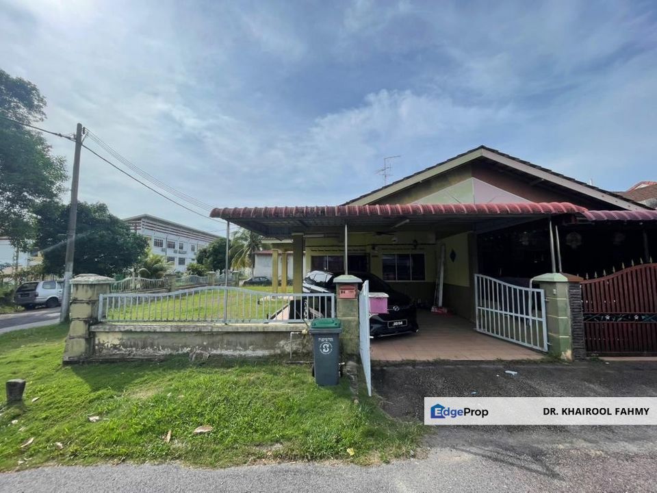 Corner Lot Taman Pulai Emas Single Storey Terrace Renovated, Johor, Kangkar Pulai