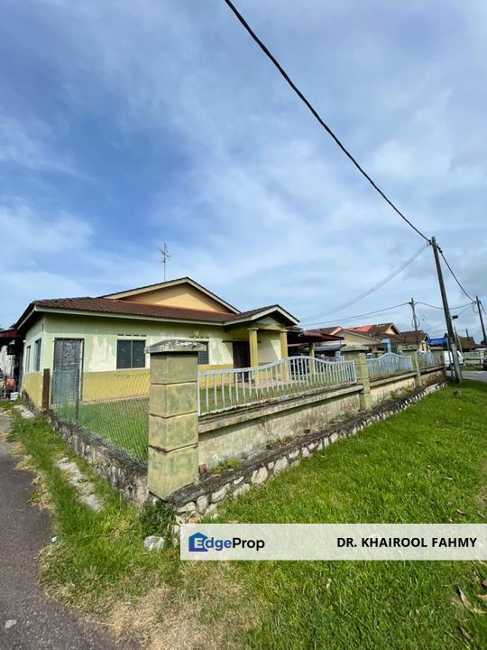 Corner Lot Taman Pulai Emas Single Storey Terrace Renovated, Johor, Kangkar Pulai