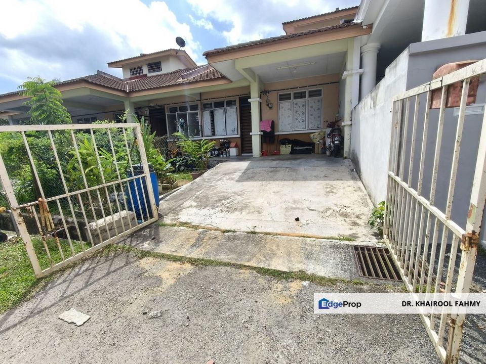 Simpang Renggam Taman Tiara Teres Setingkat, Johor, Simpang Renggam