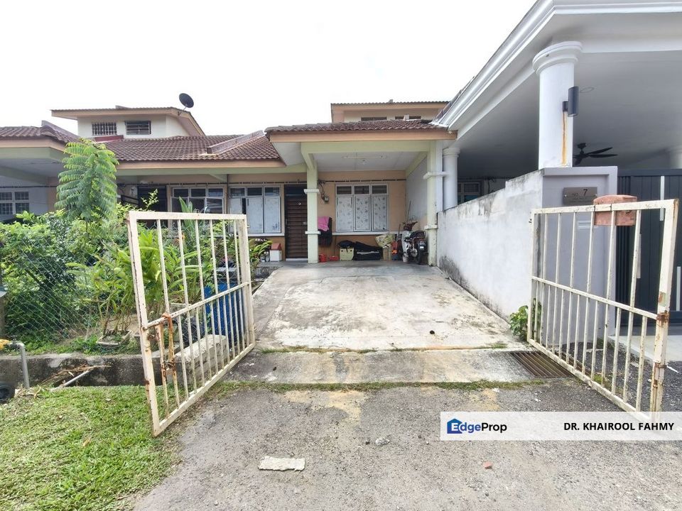 Simpang Renggam Taman Tiara Teres Setingkat, Johor, Simpang Renggam