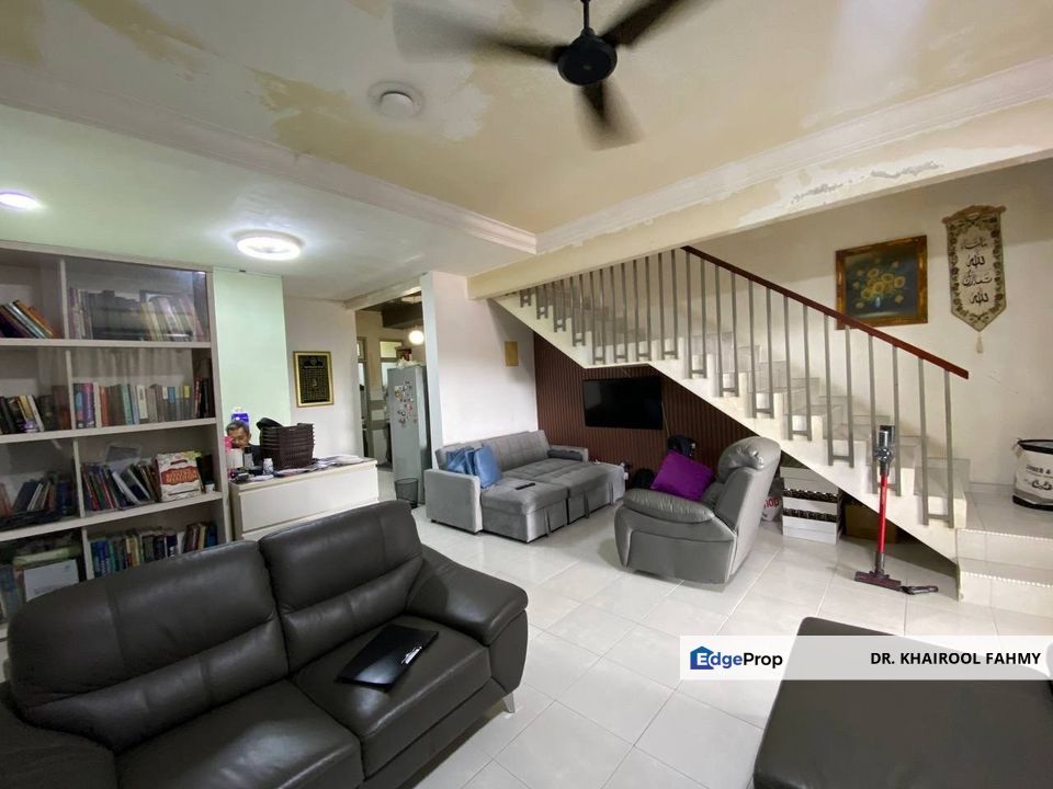 Taman Setia Tropika NON BUMI LOT Open Facing Double Storey Terrace FREE NEW PAINT, Johor, Setia Tropika