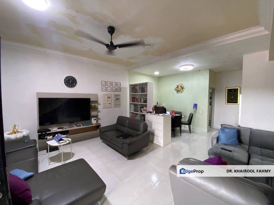 Taman Setia Tropika NON BUMI LOT Open Facing Double Storey Terrace FREE NEW PAINT, Johor, Setia Tropika