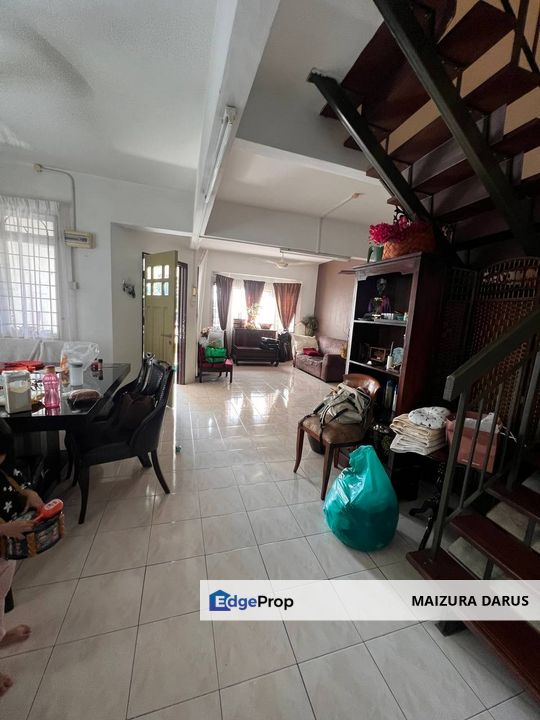 End Lot Double Storey Terrace LEP4 Taman Lestari Putra, Seri Kembangan, Selangor, Seri Kembangan