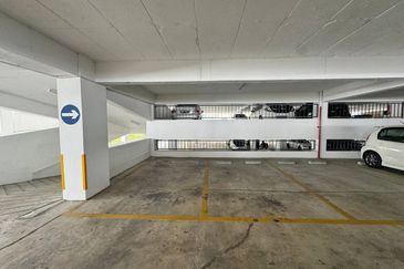 Puncak Hijauan (Hijauan Heights)