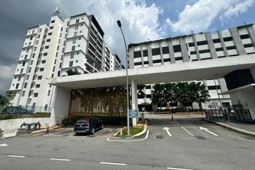 Puncak Hijauan (Hijauan Heights)