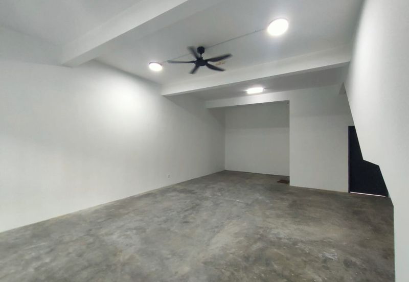 Ground Floor Ruang Pejabat / Shop Lot Melodi Eco Majestic, Semenyih