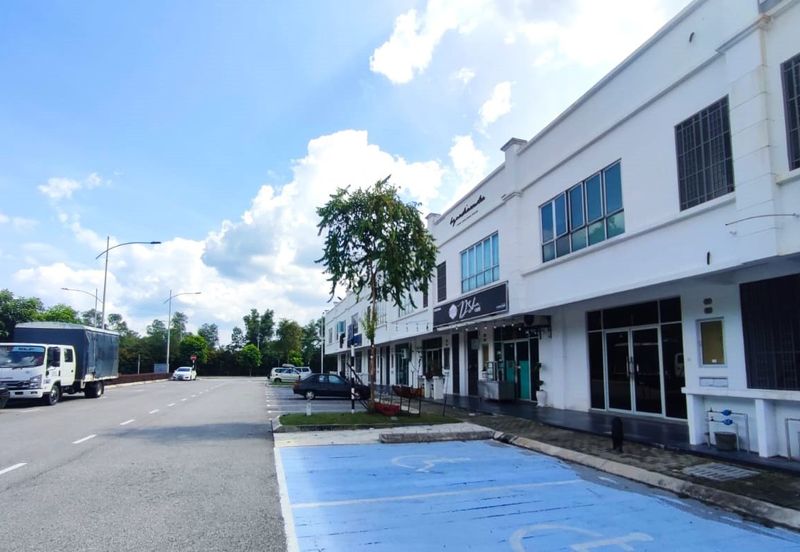 Ground Floor Ruang Pejabat / Shop Lot Melodi Eco Majestic, Semenyih