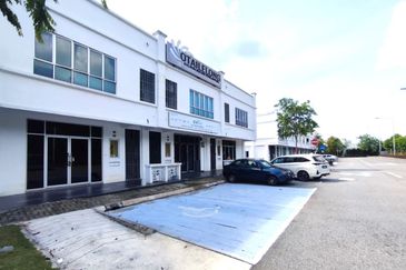 Ground Floor Ruang Pejabat / Shop Lot Melodi Eco Majestic, Semenyih
