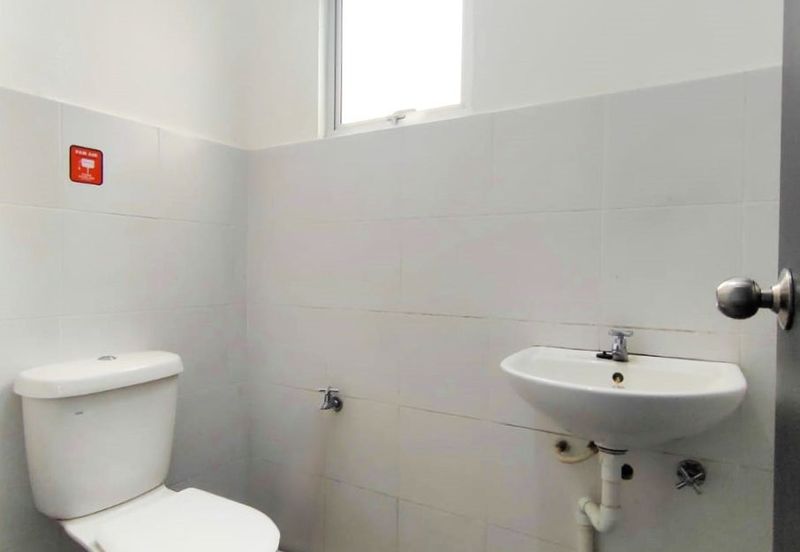 Ground Floor Ruang Pejabat / Shop Lot Melodi Eco Majestic, Semenyih