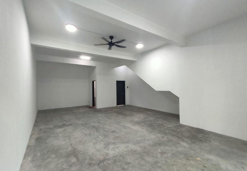 Ground Floor Ruang Pejabat / Shop Lot Melodi Eco Majestic, Semenyih