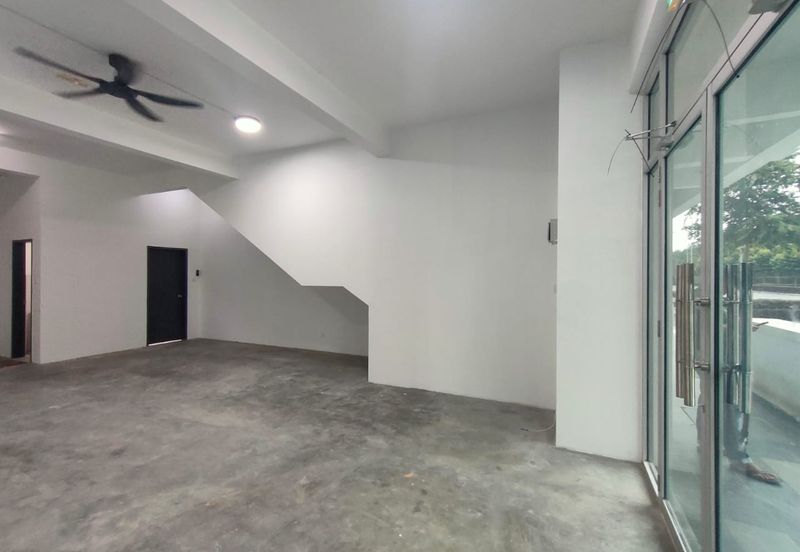 Ground Floor Ruang Pejabat / Shop Lot Melodi Eco Majestic, Semenyih