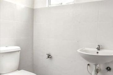 First Floor Ruang Pejabat / Shop Lot Melodi Eco Majestic, Semenyih