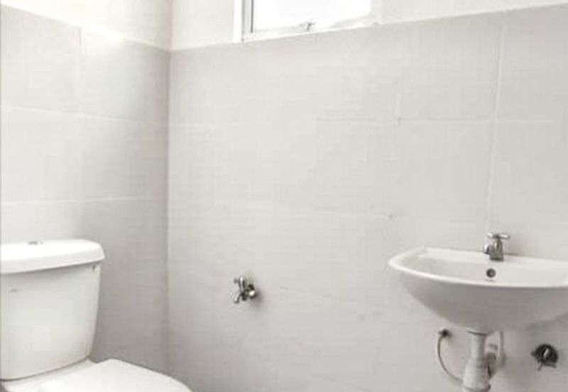 First Floor Ruang Pejabat / Shop Lot Melodi Eco Majestic, Semenyih