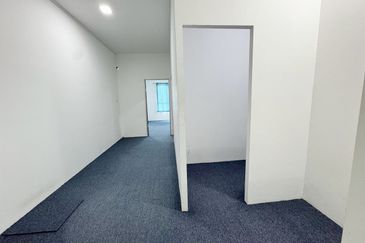 First Floor Ruang Pejabat / Shop Lot Melodi Eco Majestic, Semenyih