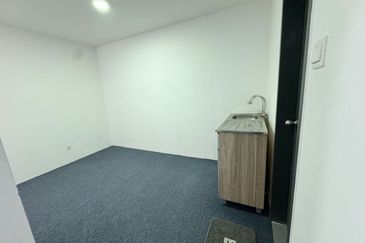 First Floor Ruang Pejabat / Shop Lot Melodi Eco Majestic, Semenyih