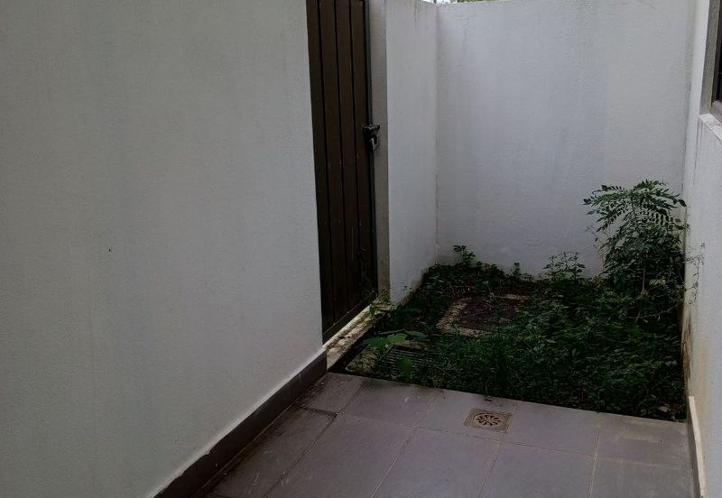 Lake Point Residence