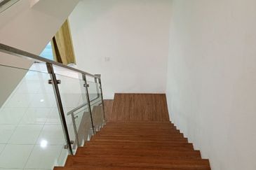 Lake Point Residence