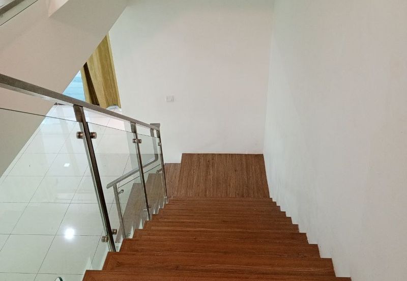 Lake Point Residence