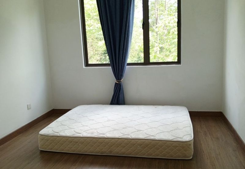 Lake Point Residence