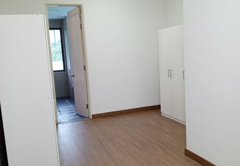 Lake Point Residence