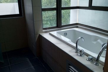 Lake Point Residence