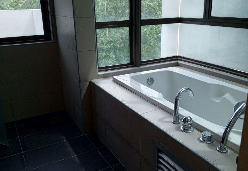 Lake Point Residence