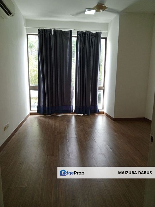 Facing Open Partly Furnished 3 Storey Terrace Lake Point Residence, Cyberjaya, Selangor, Cyberjaya