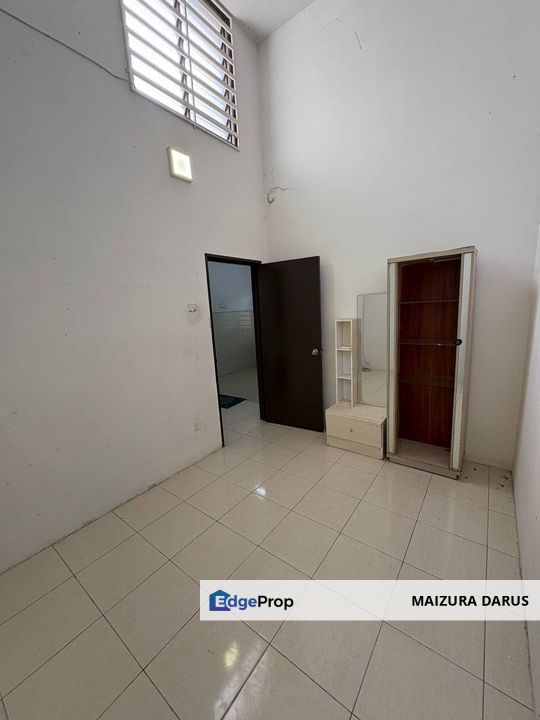 Bebas Banjir Rumah Teres Setingkat Jalan Tanjung Sauh Seksyen 30, Shah Alam, Selangor, Shah Alam