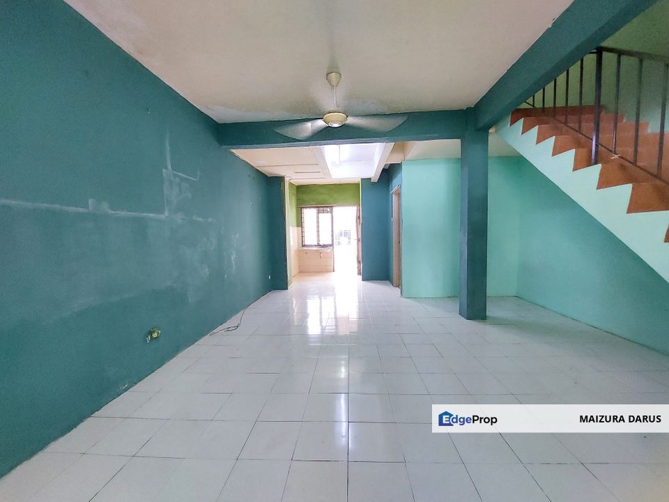 Below Mv Double Storey Terrace Taman Jasmin, Senawang, Negeri Sembilan, Seremban