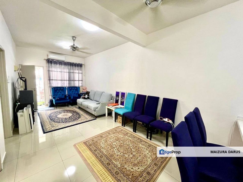Lower Unit Renovated Villa Kesuma Townhouse, Selangor, Semenyih