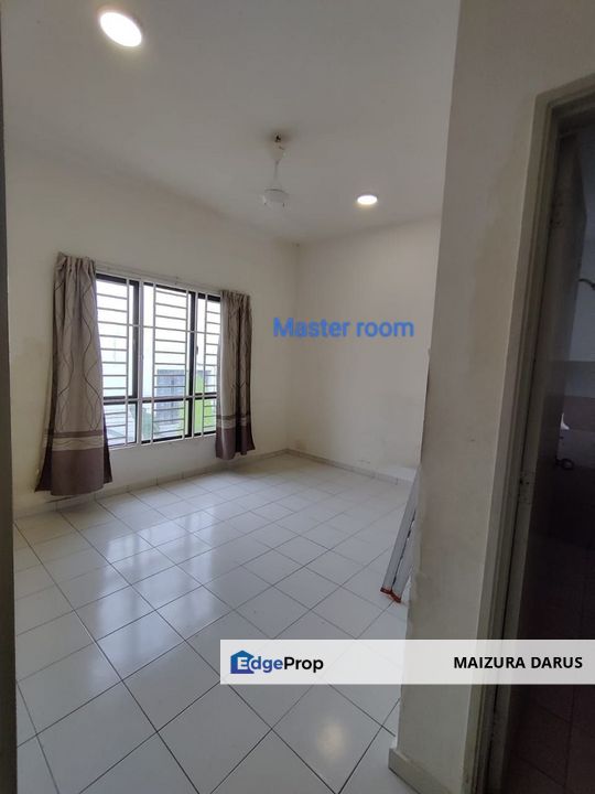 Big Balcony Cheapest Upper Unit Villa Kesuma, Bandar Tasik Kesuma, Selangor, Semenyih