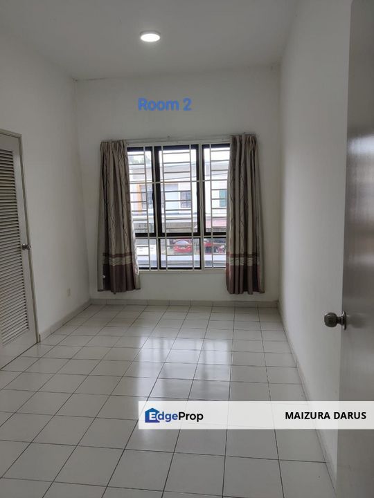 Big Balcony Cheapest Upper Unit Villa Kesuma, Bandar Tasik Kesuma, Selangor, Semenyih